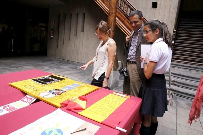 Delia Padrón Presentación del ganador del Concurso Escolar ¿Qué es un rey para ti?