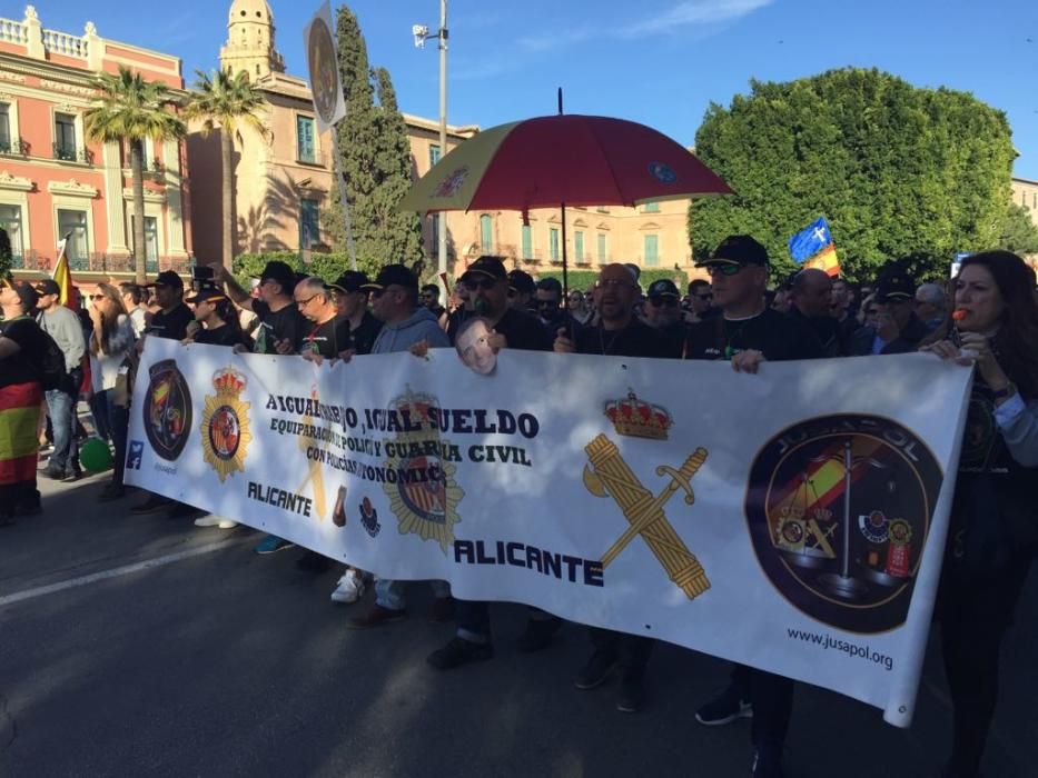 Agentes de Alicante en la protesta de Murcia.