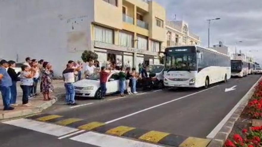 Los guagüeros de Lanzarote despiden a su compañero fallecido Roberto Carlos Pérez