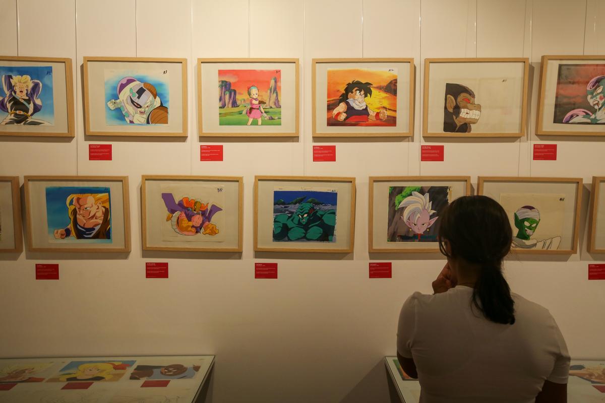 Piezas en la exposición sobre 'Dragon Ball'.