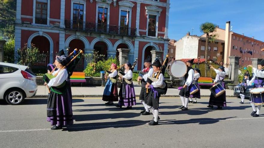 Cabañaquinta pone ritmo a sus fiestas patronales del Rosario