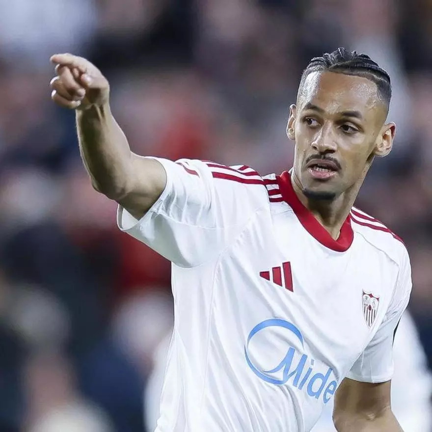 (8) Djibril Sow