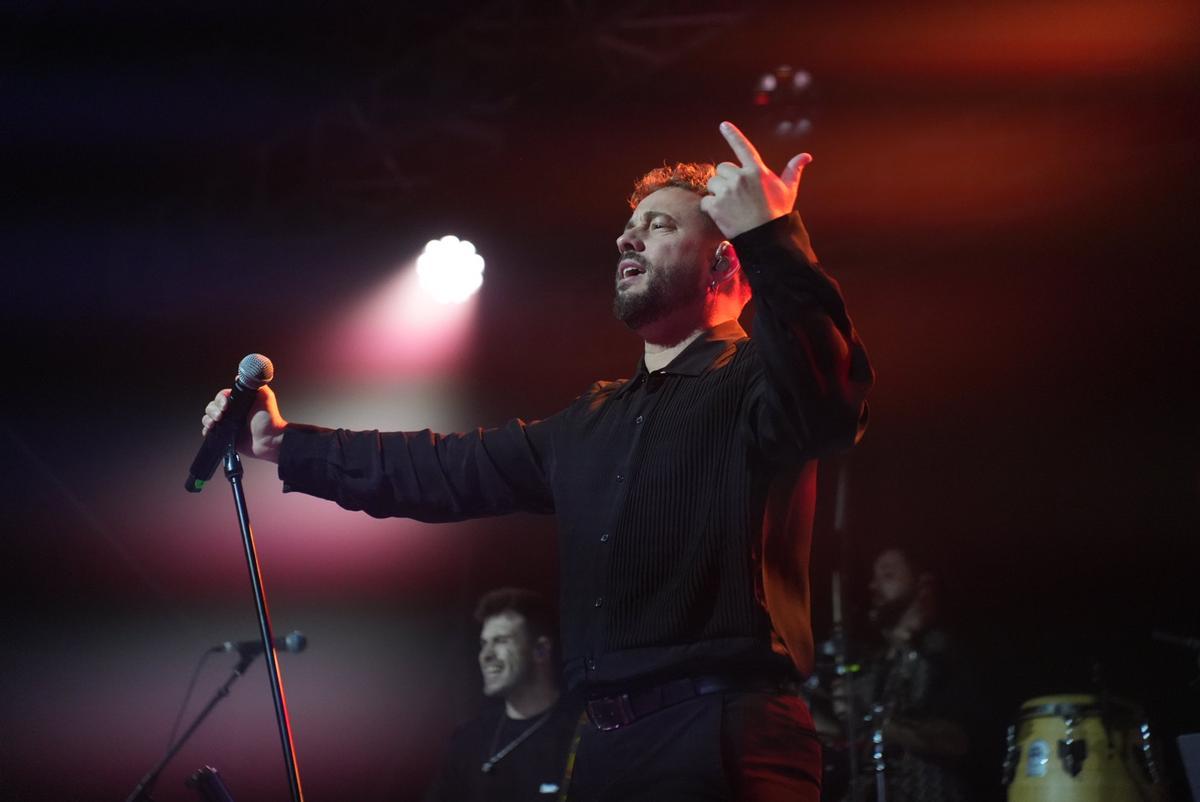 Los Caños llenan de música y nostalgia la plaza de toros de Córdoba