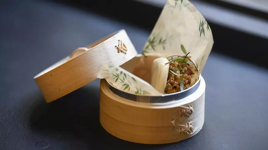 ON BARCEONA 'Bao' de ternasco de Adrián Rubio para el restaurante Cierzo