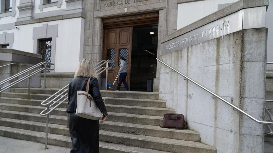 Apuñala varias veces en el rostro a un hombre en Os Rosales, en A Coruña, y le paraliza media cara
