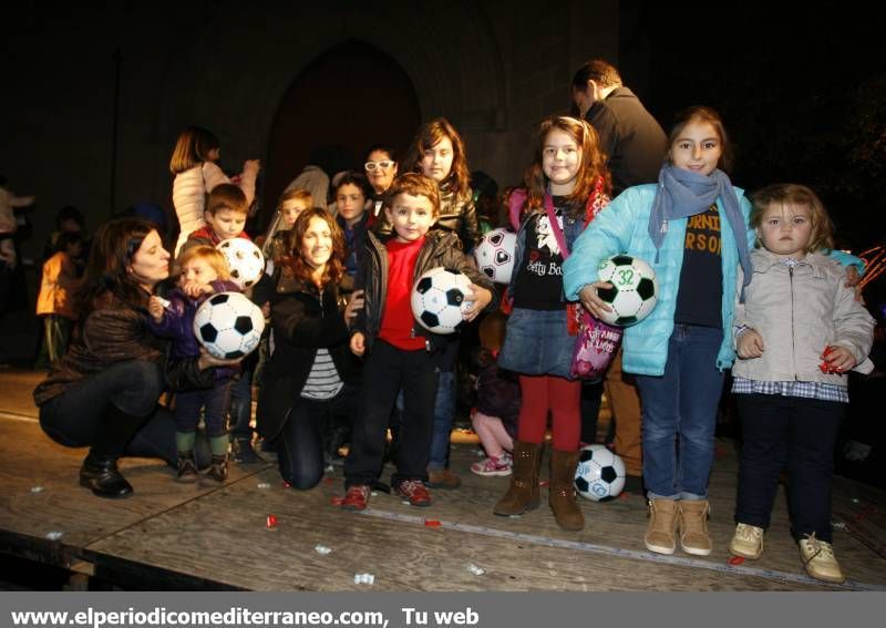 GALERIA DE IMÁGENES - Miles de niños disfrutan de la gran fiesta del Cartero Real