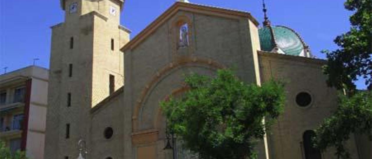 Iglesia de Benicalap en la actualidad, antes estaba rodeada de campos