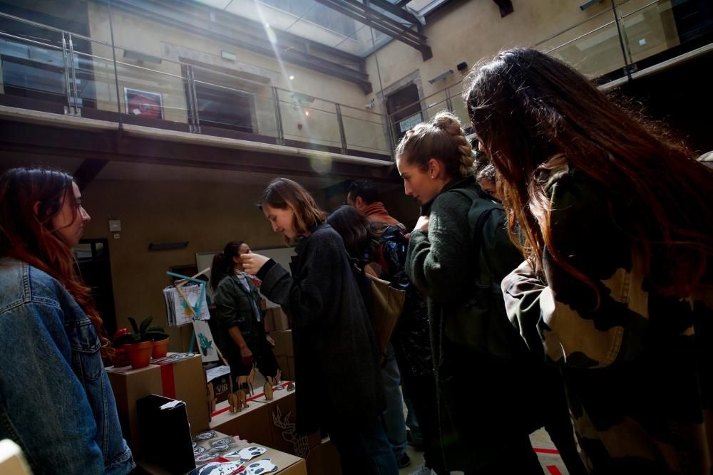 Mercadillo en la Escuela de Camposagrado