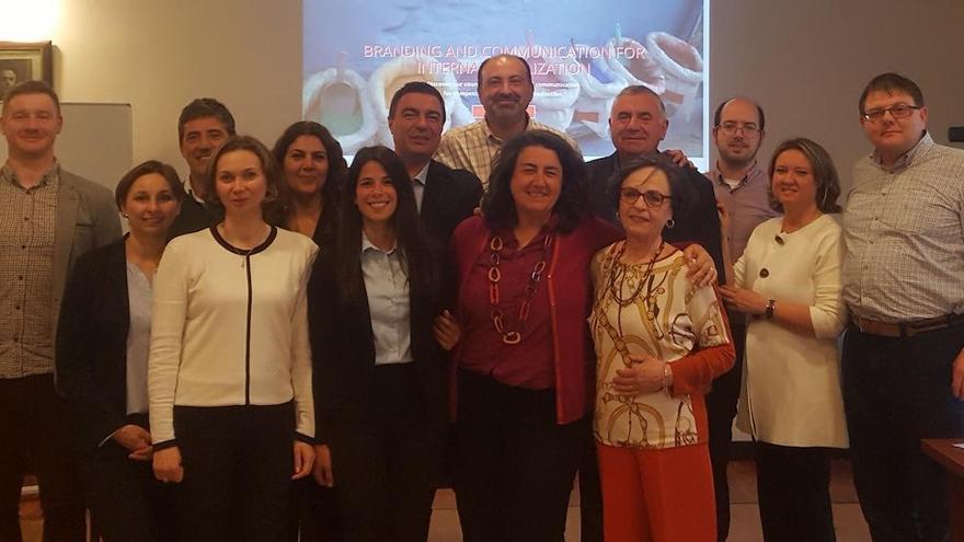 El grupo que participa en el proyecto coordinado por Ana María Castillo.