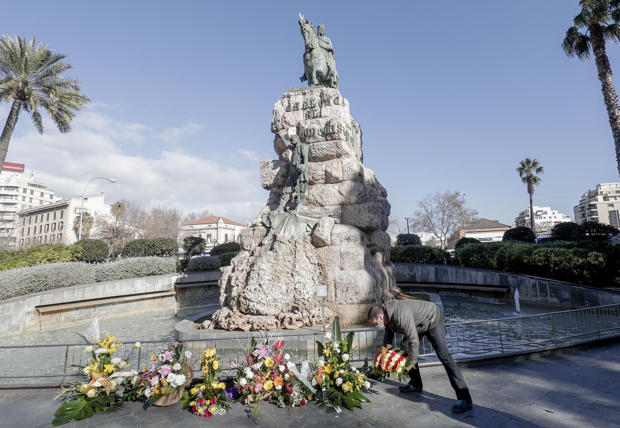 Ofrenda floral al Rei en Jaume con motivo de la Diada