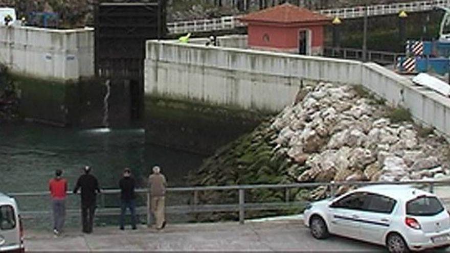 Un zaragozano muere en Llanes al caer de un muro