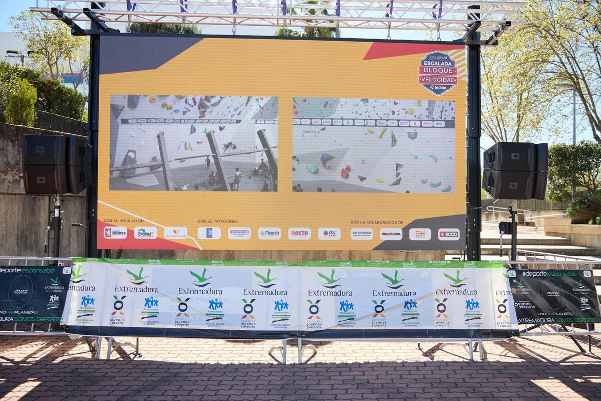 FOTOGALERÍA. Ambiente en Cáceres en la Copa de España de Escalada