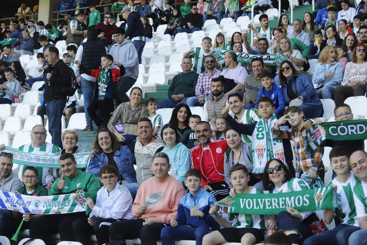 Córdoba CF-Elche, las imágenes de la afición en El Arcángel Córdoba CF-Elche, las imágenes de la afición en El Arcángel