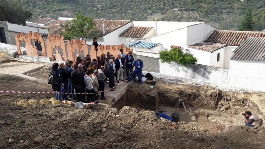 La Junta recupera 345 cuerpos de fosas comunes en Andalucía
