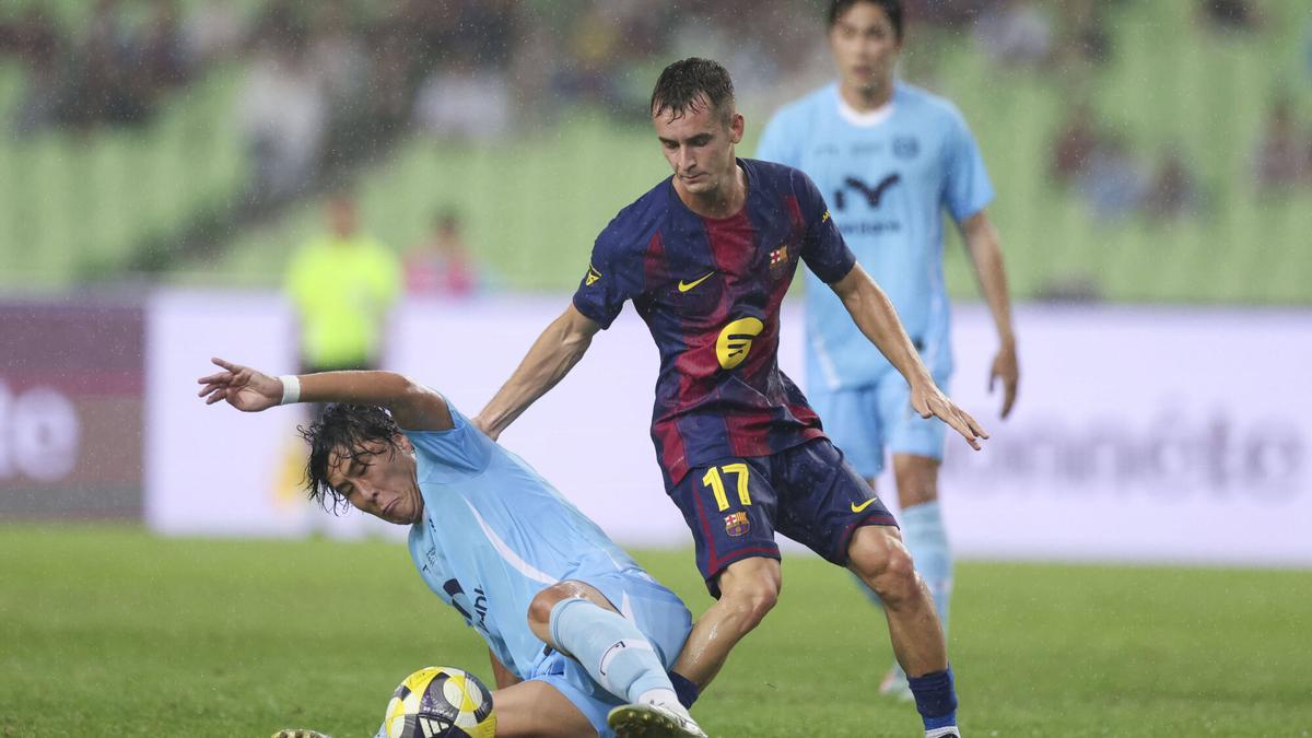 Casadó y Raphinha inician el cántico “madridista qui no boti”