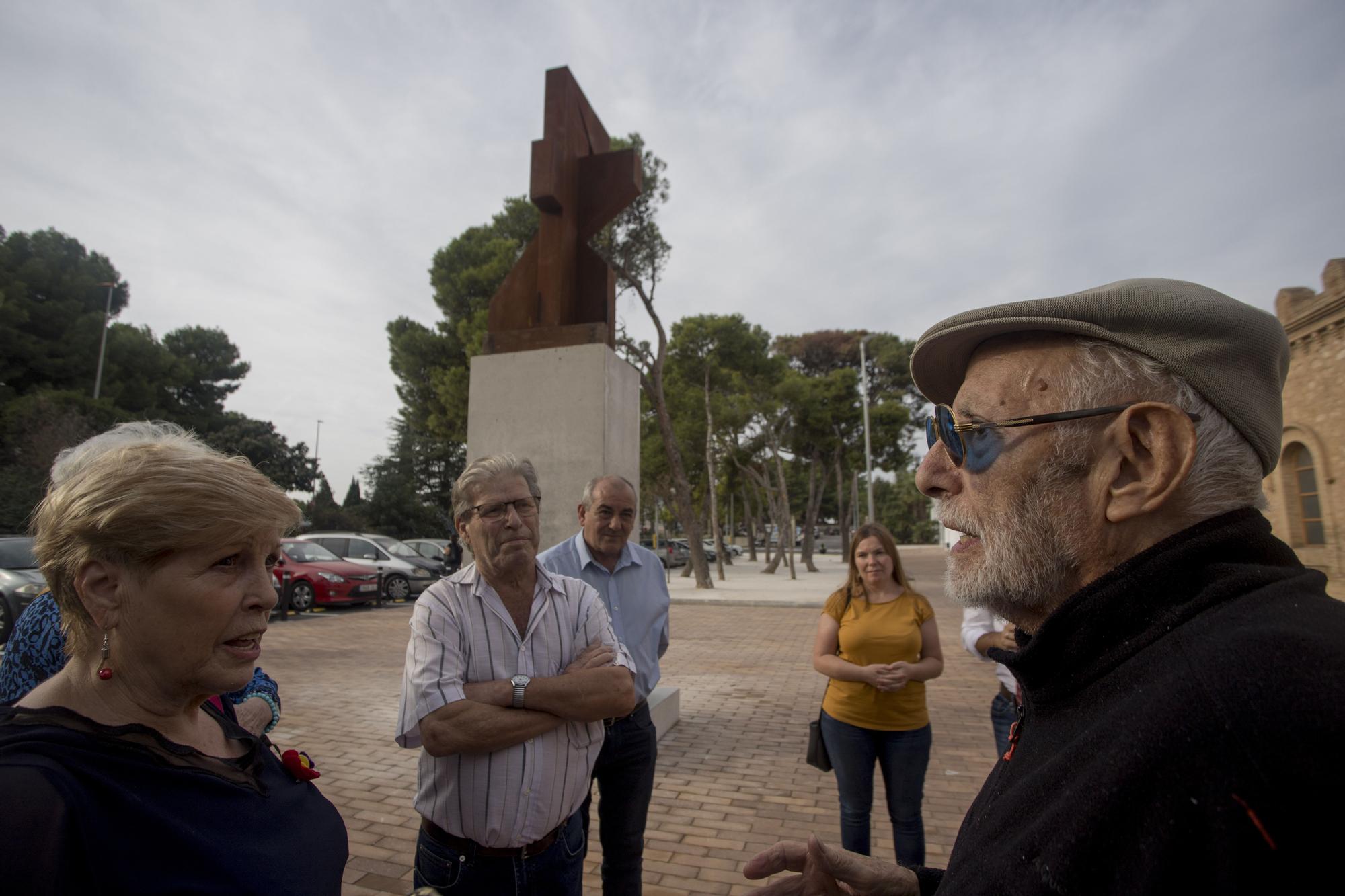 Paterna erige una escultura al enterrador que ayudó a identificar a cientos de fusilados por el franquismo, Leoncio Badía