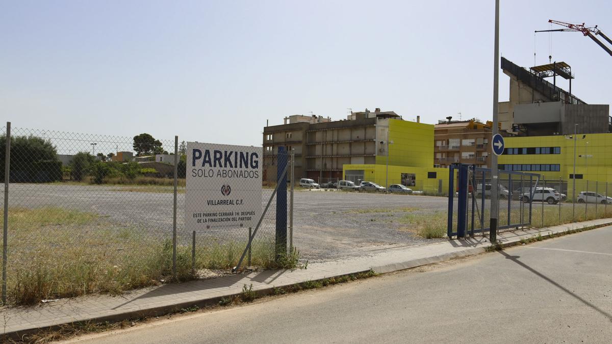 El parking del club &#039;groguet&#039; anexo a la plaza Pascual Font de Mora estará abierto las 24 horas del día mientras duren las obras del estadio.