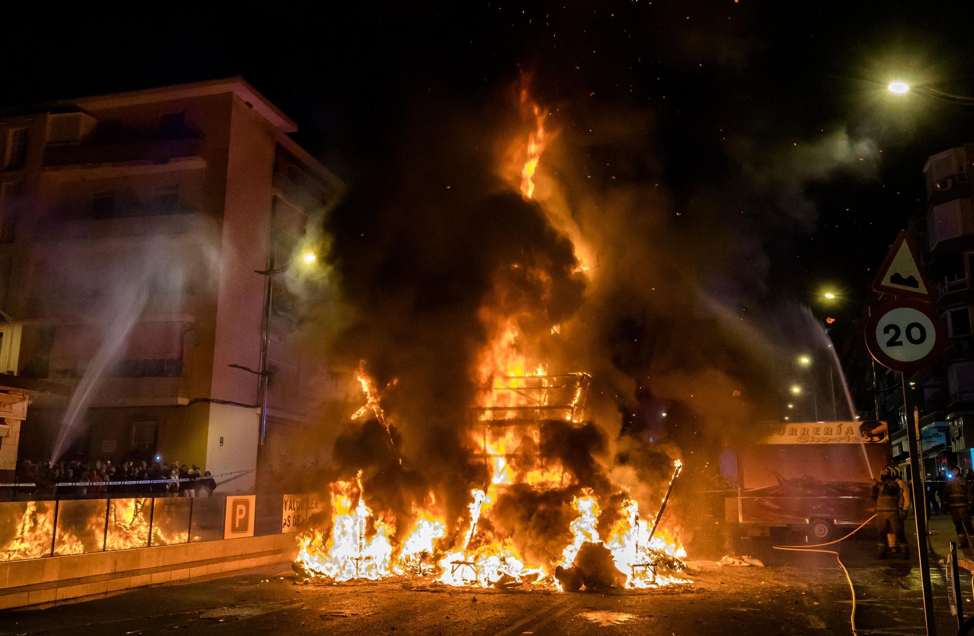 Cremà de la falla Els Tolls