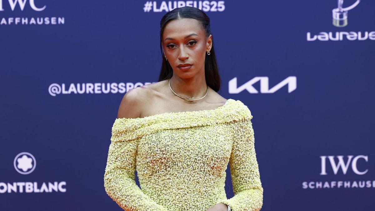 Ana Peleteiro, tras los pasos de David Broncano con su particular ‘Revuelta’ en Ribeira