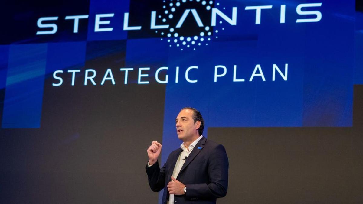 Antonio Filosa, durante la presentación del plan estratégico de Stellantis, el «FaSTLAne 2030».