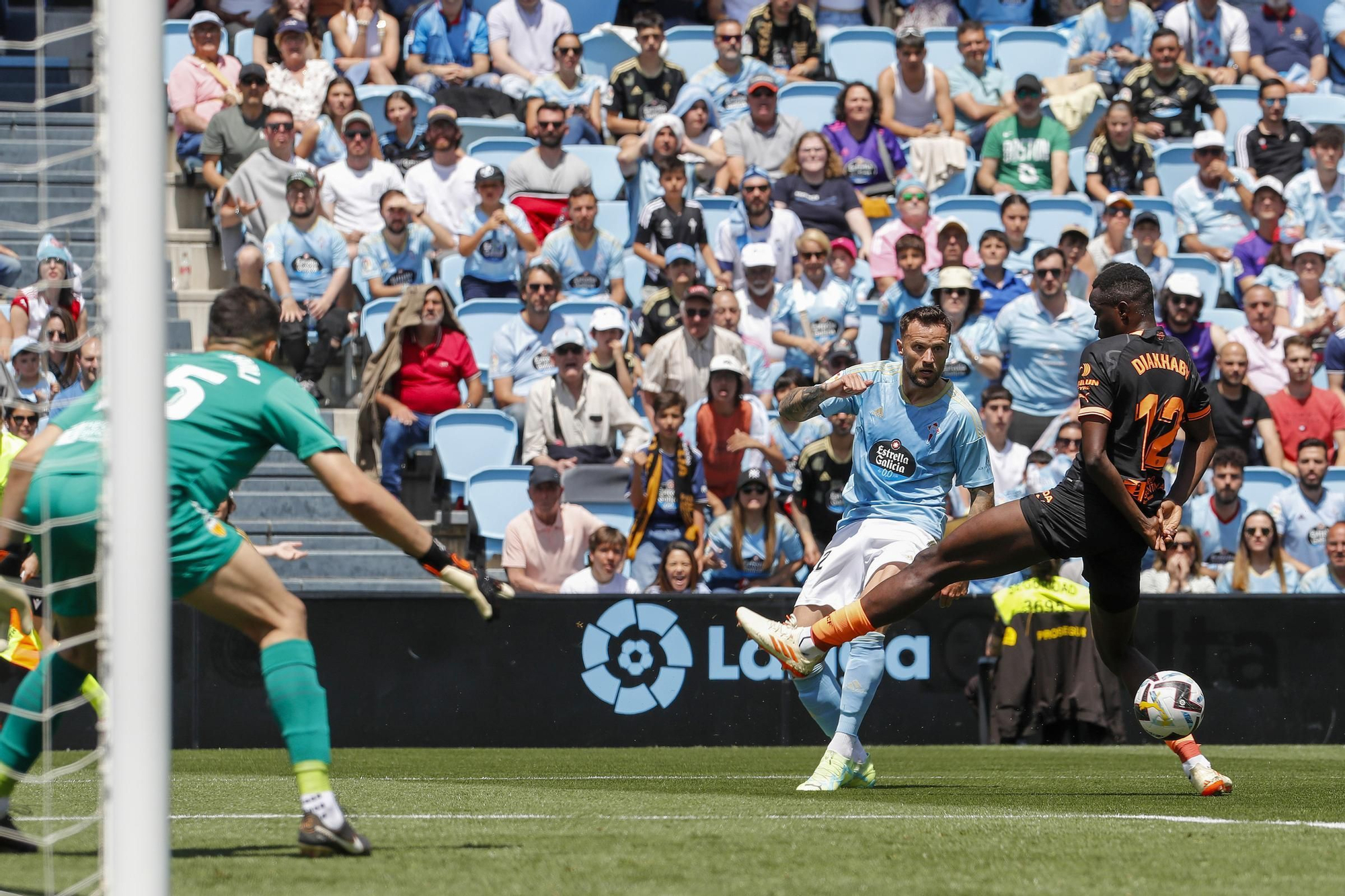 Marí da vida al Valencia (1-2) y complica el futuro del Celta
