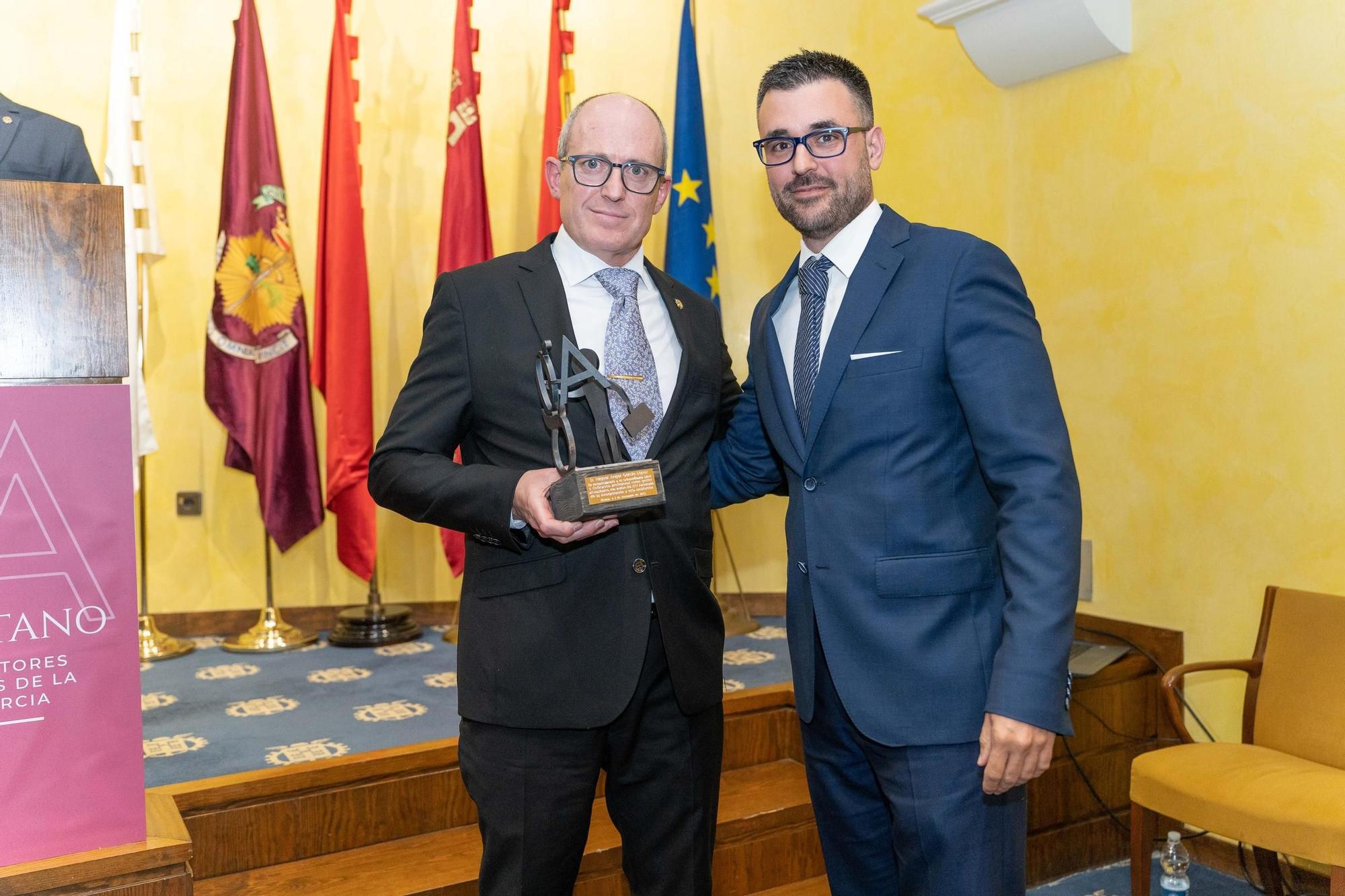 El Colegio de Gestores Administrativos de Murcia celebra patrón y distingue a nuevos colegiados