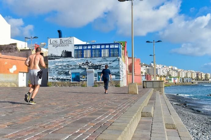 04-05-2020 LAS PALMAS DE GRAN CANARIA. Paseo en el pueblo marinero de San Cristobal. Fotógrafo: Andrés Cruz  | 04/05/2020 | Fotógrafo: Andrés Cruz