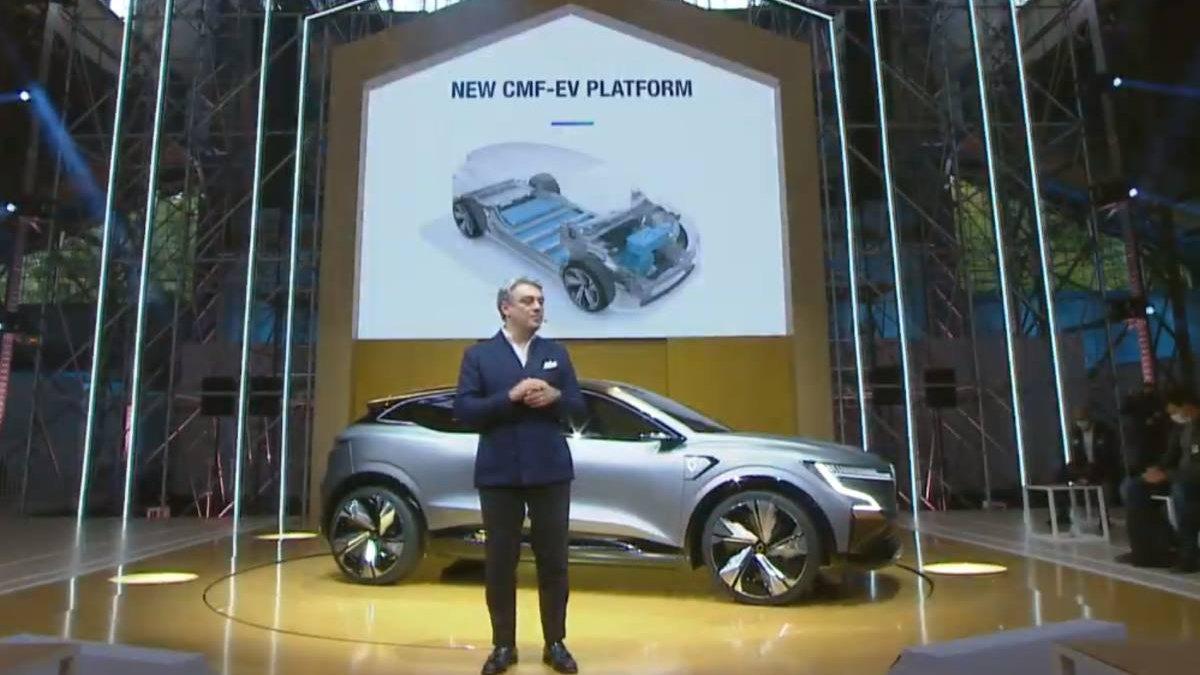 Luca de Meo, CEO de Renault, en la presentación del Mégane eVision
