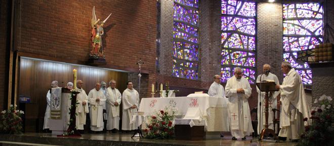 En imágenes: Misa en Pumarín por los 50 años de la parroquia de San Miguel