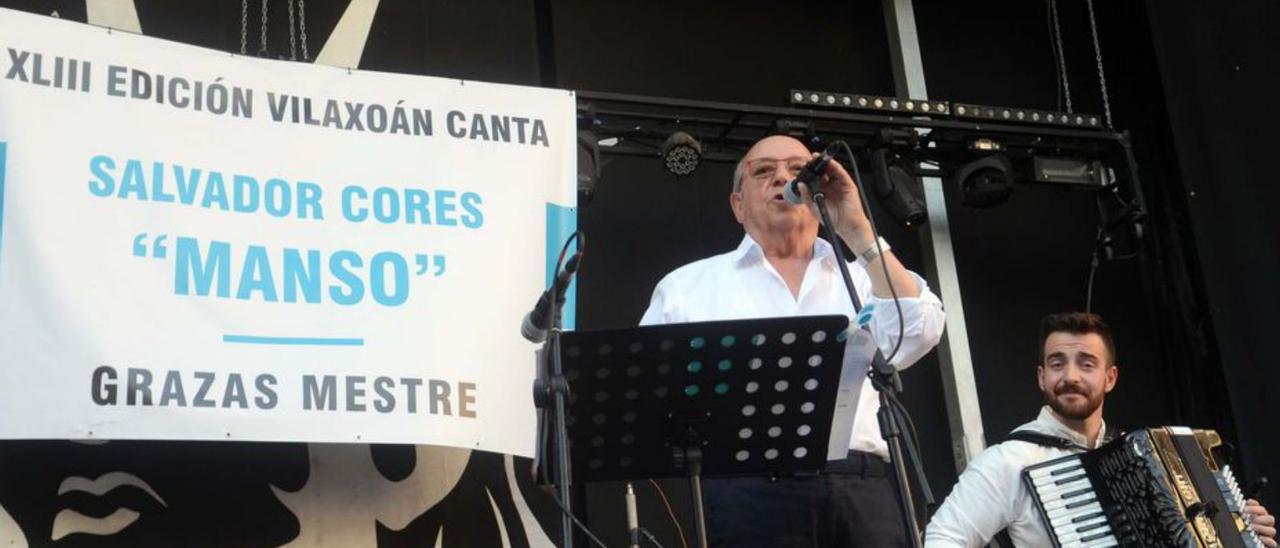 Álvaro Cardalda (derecha), en 2019, tras “Manso”.   | // NOÉ PARGA