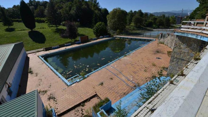 Las piscinas de Pénjamo, en un avanzado estado de deterioro.