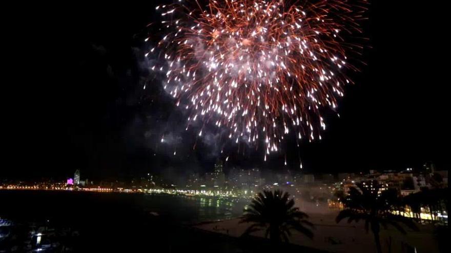 Espectáculo de luz y sonido como colofón a las Fiestas de Benidorm