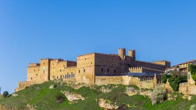 El Parador al que podrás volver en mayo: una fortaleza del siglo XII donde durmieron reyes y cardenales que acaba de ser completamente reformada