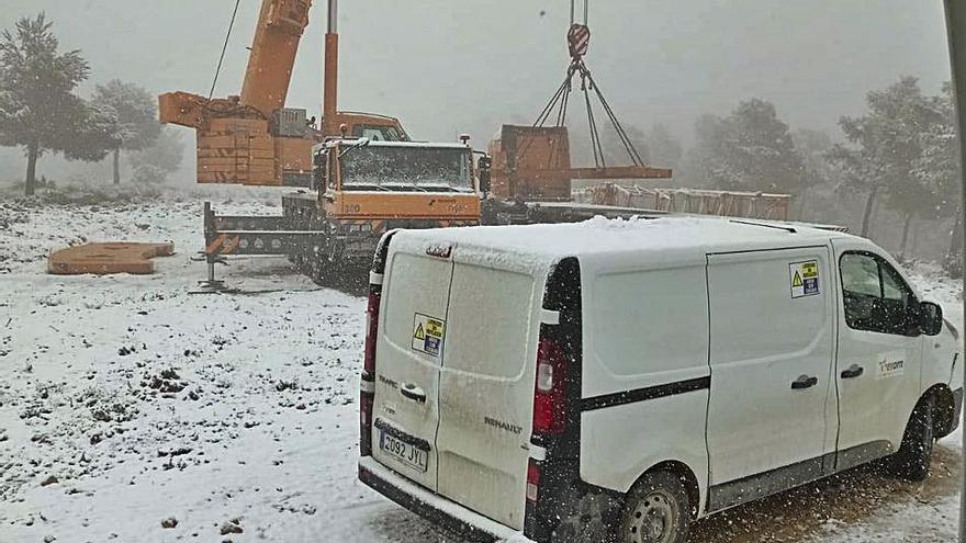 Una copiosa ventisca deja hasta 5 cm de nieve en dos horas en Bocairent | PATRICIO SIMÓ 