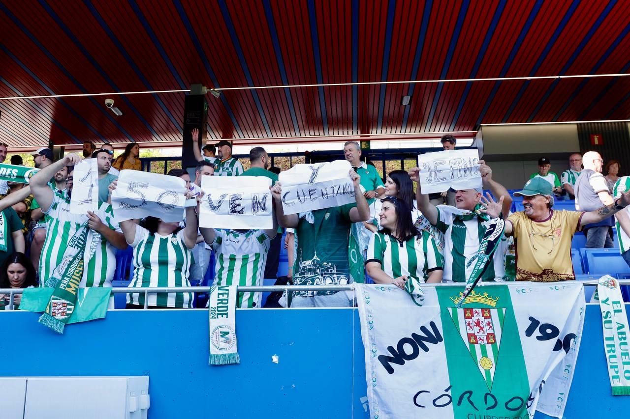 Barcelona B-Córdoba CF | La afición cordobesista, en imágenes