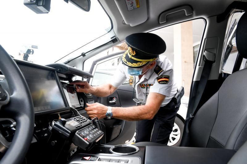 02-07-20   LAS PALMAS DE GRAN CANARIA. MUELLE PRIMO DE RIVERA. LAS PALMAS DE GRAN CANARIA. Presentación de nuevos vehículos de policía nacional Fotos: Juan Castro.  | 02/07/2020 | Fotógrafo: Juan Carlos Castro