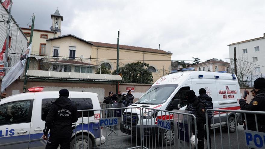 Un ataque del Estado Islámico en una iglesia católica de Estambul deja un muerto por disparos