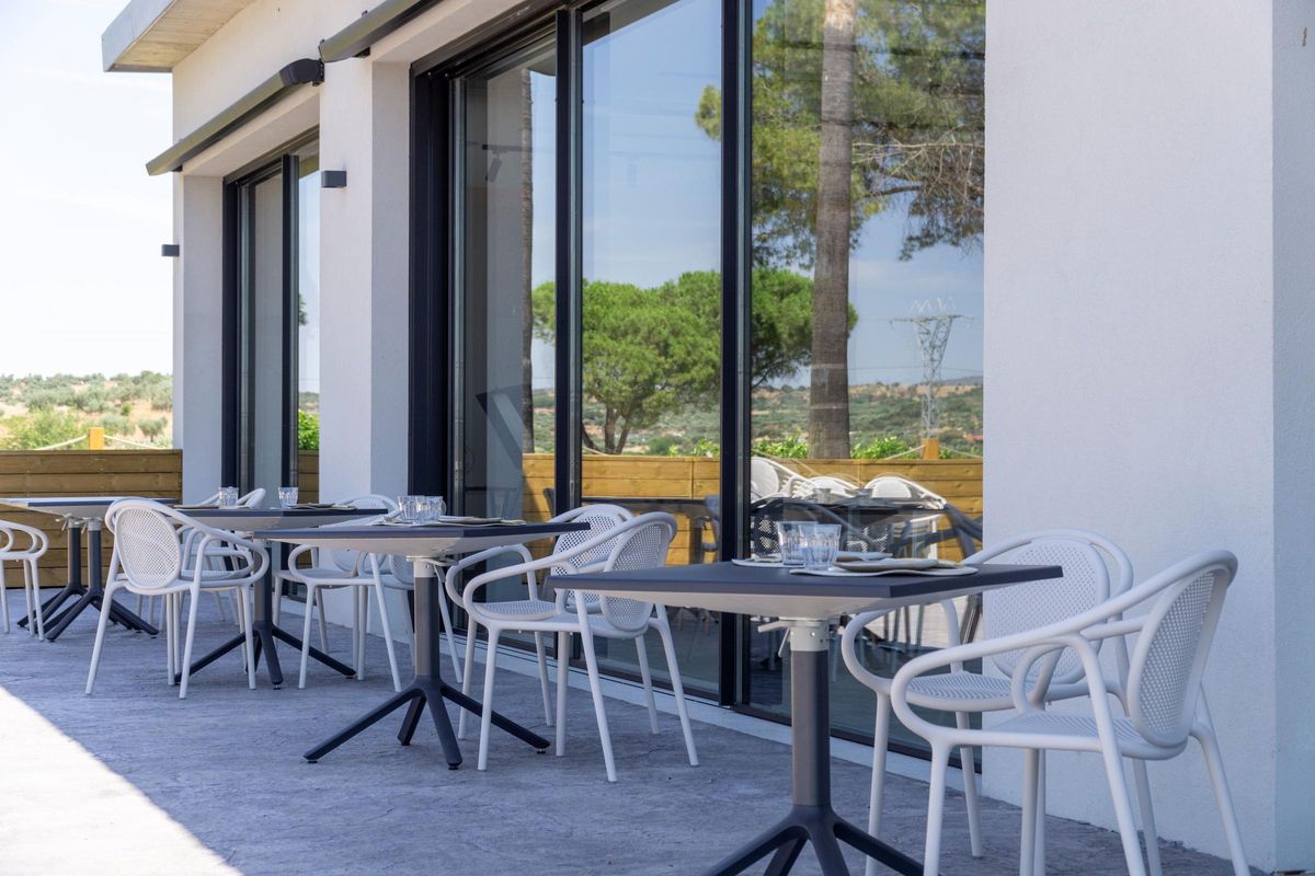 La terraza es perfecta para disfrutar en verano.