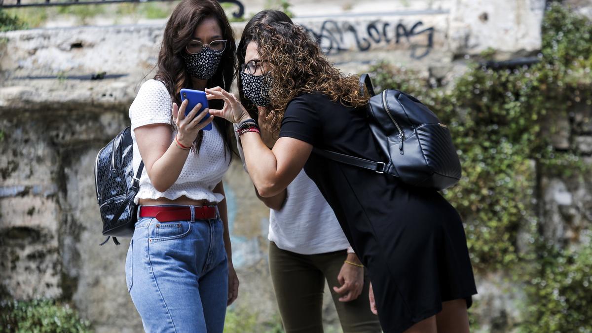 Un 12,2 % de los jóvenes vuelve a casa de sus padres en la pandemia