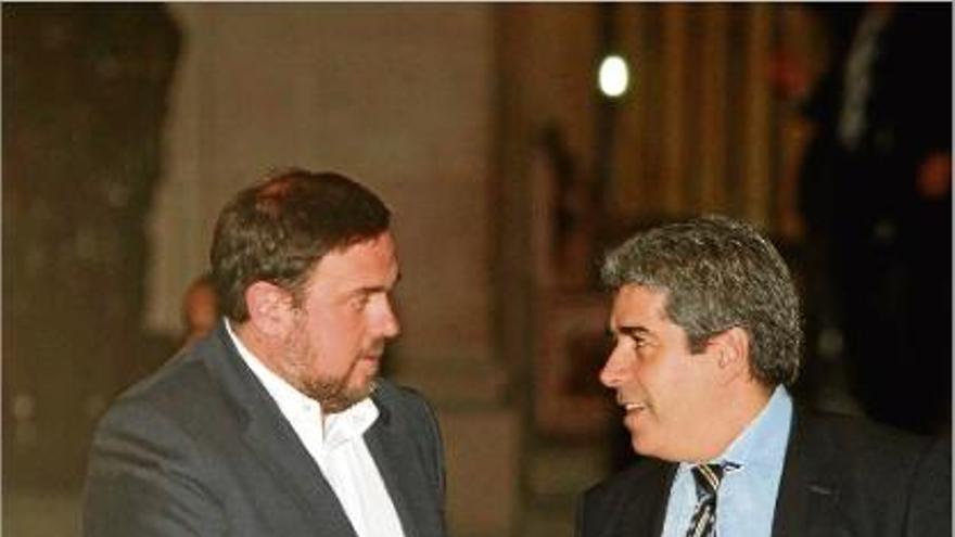 Mas i Junqueras tanquen un acord d&#039;estabilitat i pacten la consulta el 2014