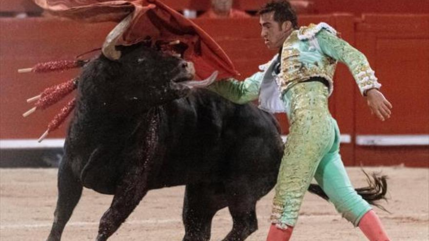 El Fandi protagoniza la reapertura de la plaza de toros de Palma