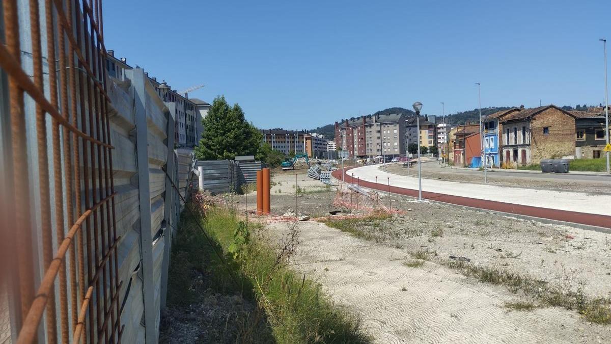 El espacio en el que se pretende ejecutar el nuevo parque, a la izquierda de la imagen.