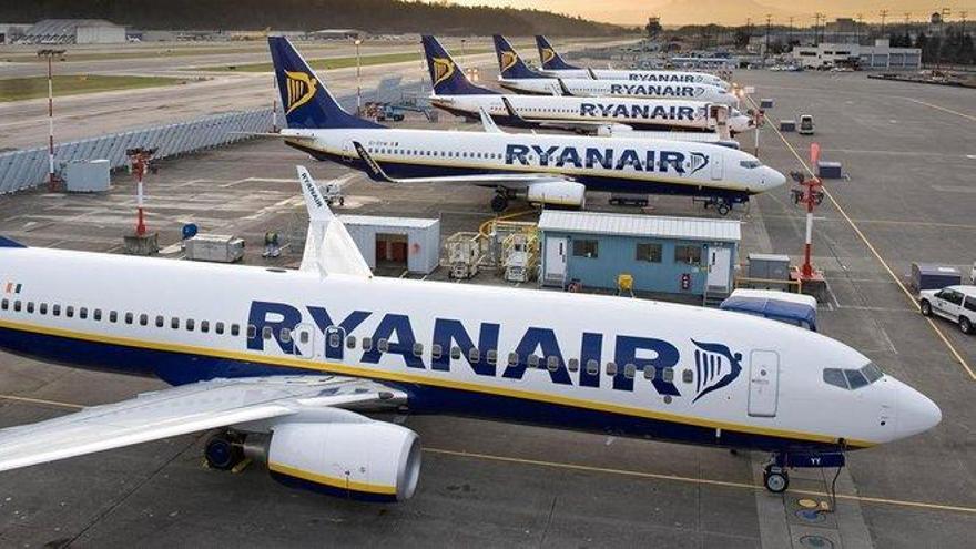 Pilotos denuncian que Ryanair les obligó a firmar contratos ilegales en Gerona