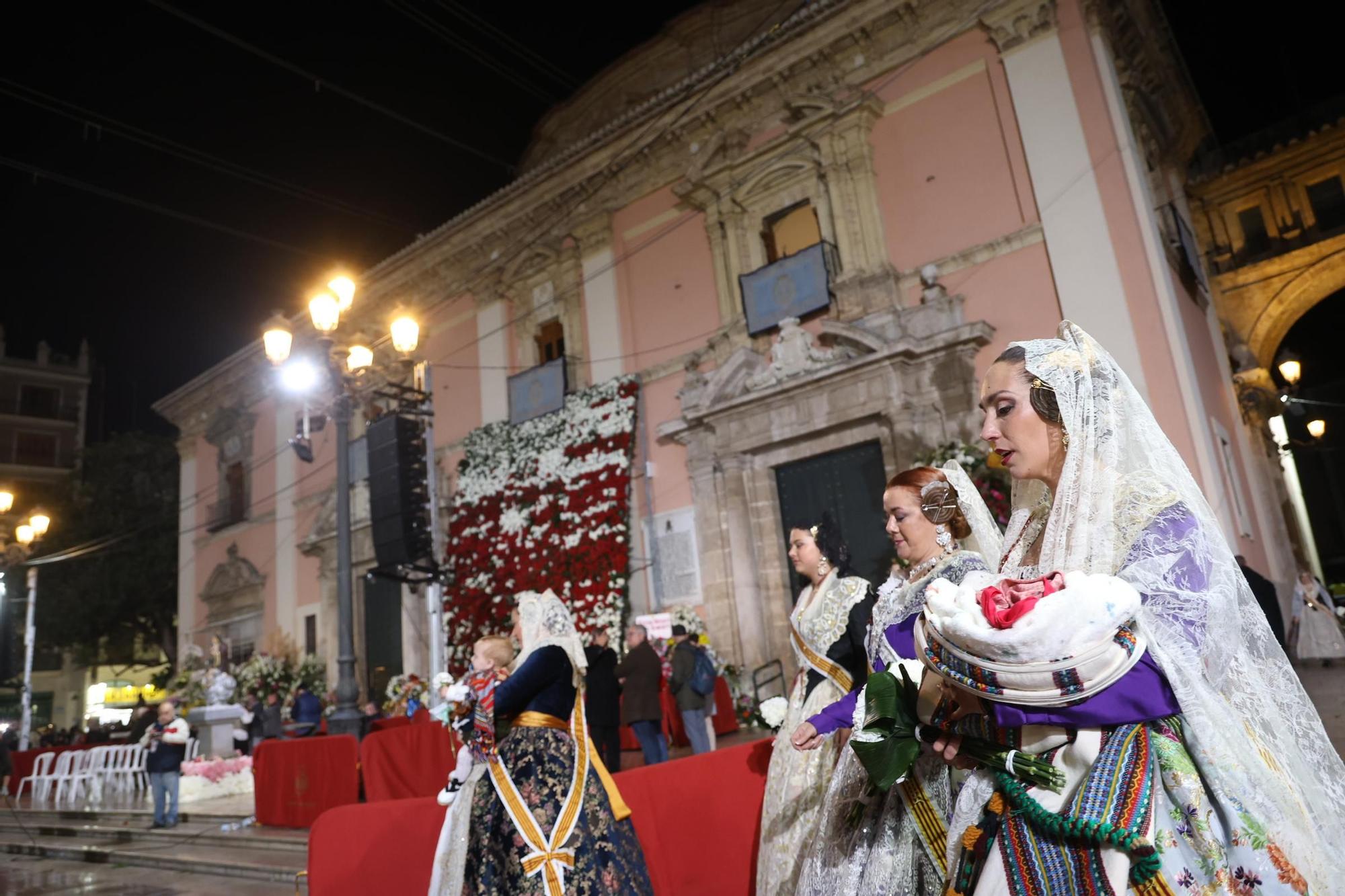 Ofrenda 18 de marzo. Calle de la Paz (23-24)