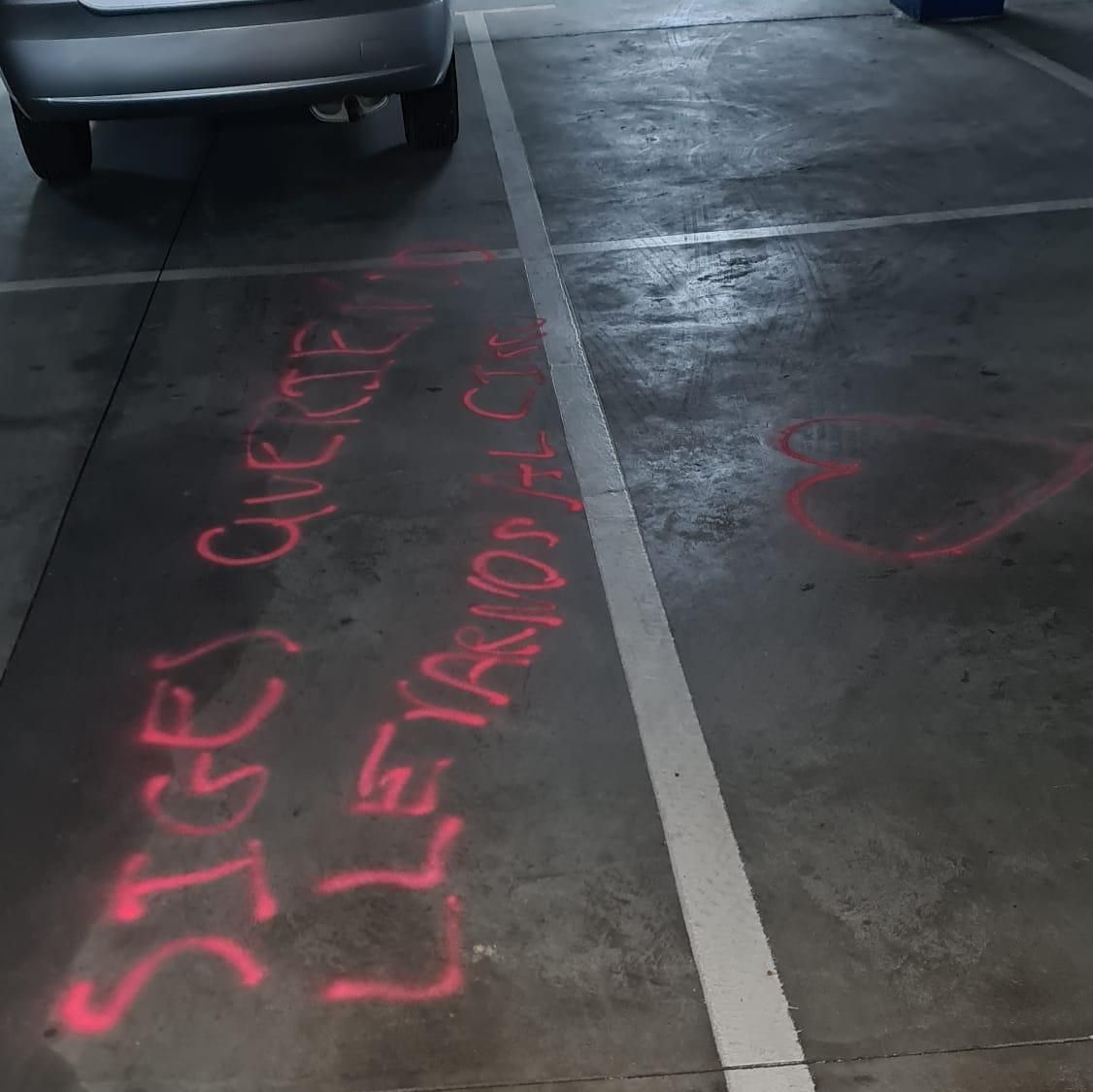 Pintadas obscenas en el aparcamiento subterráneo de La Marina en Zamora
