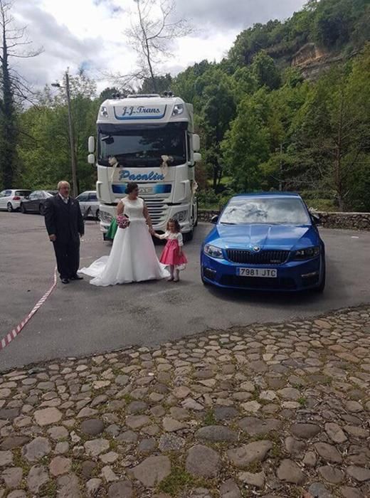 Un piloñés acude a su boda en camión