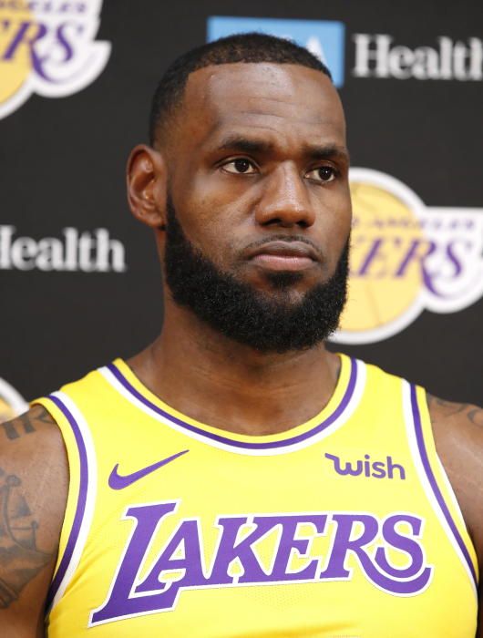 LeBron James habla por primera vez con los Lakers