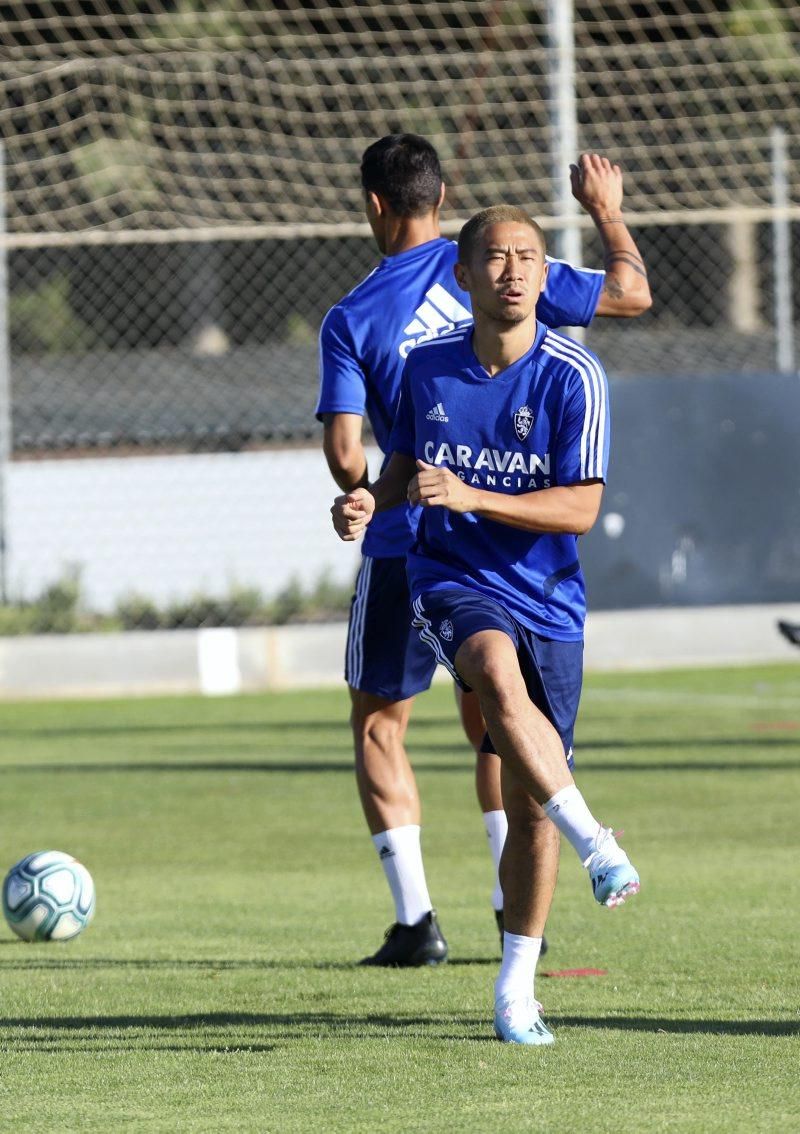 Entrenamiento del Real Zaragoza previo al partido de mañana