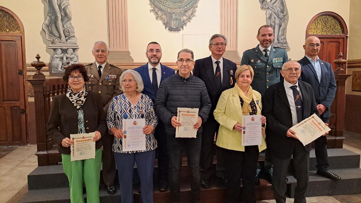 FOTOGALERÍA I La Real Hermandad de Veteranos de las Fuerzas Armadas y la Guardia Civil reconoce a voluntarios en Vila-real