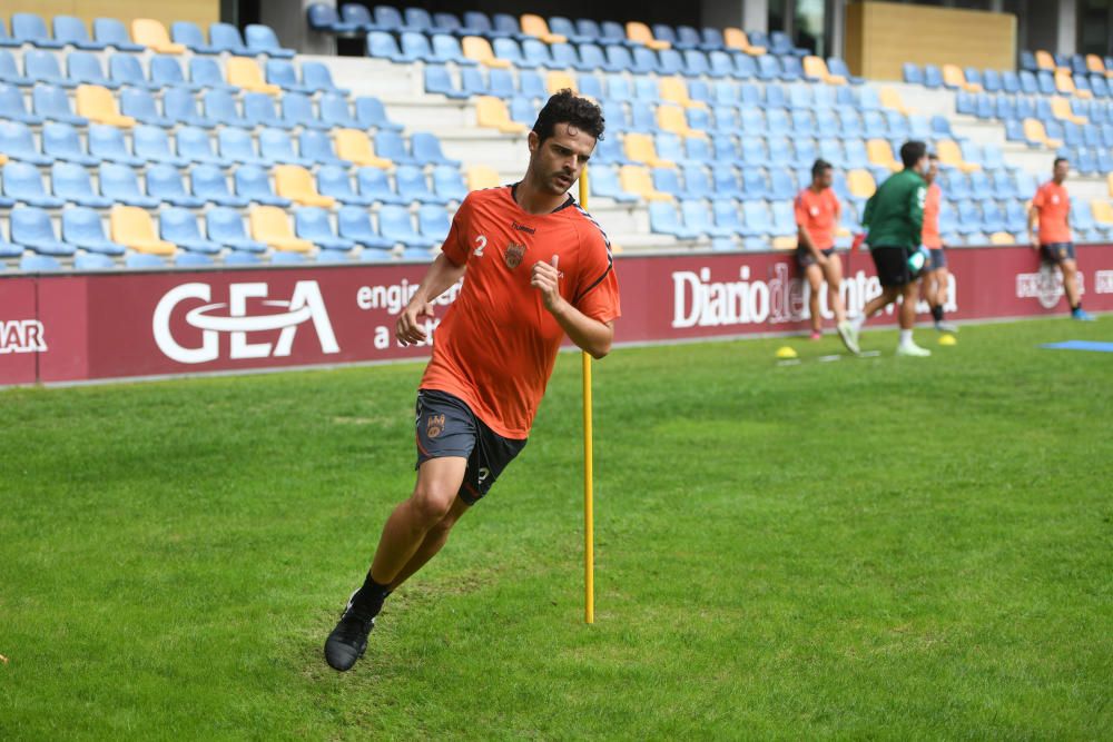 Máxima intensidad y cero contacto en la vuelta al trabajo del Pontevedra CF